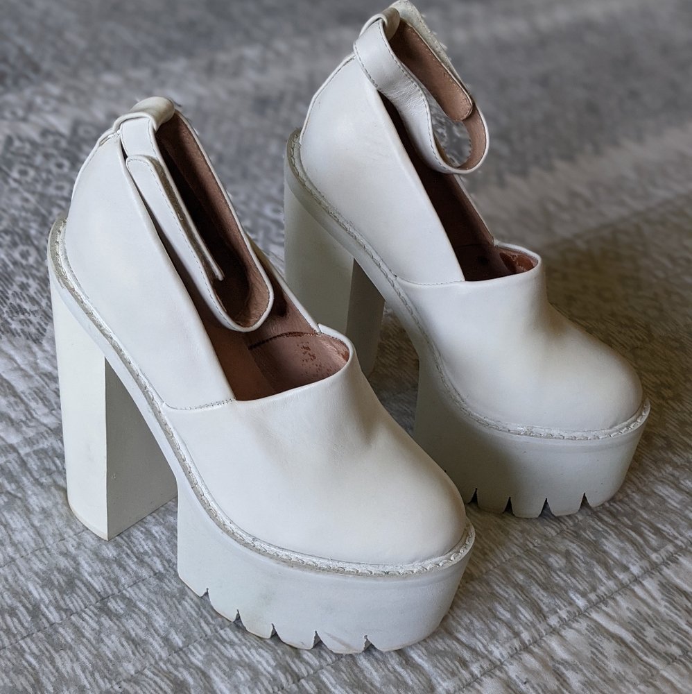 Jeffrey Campbell Scullys